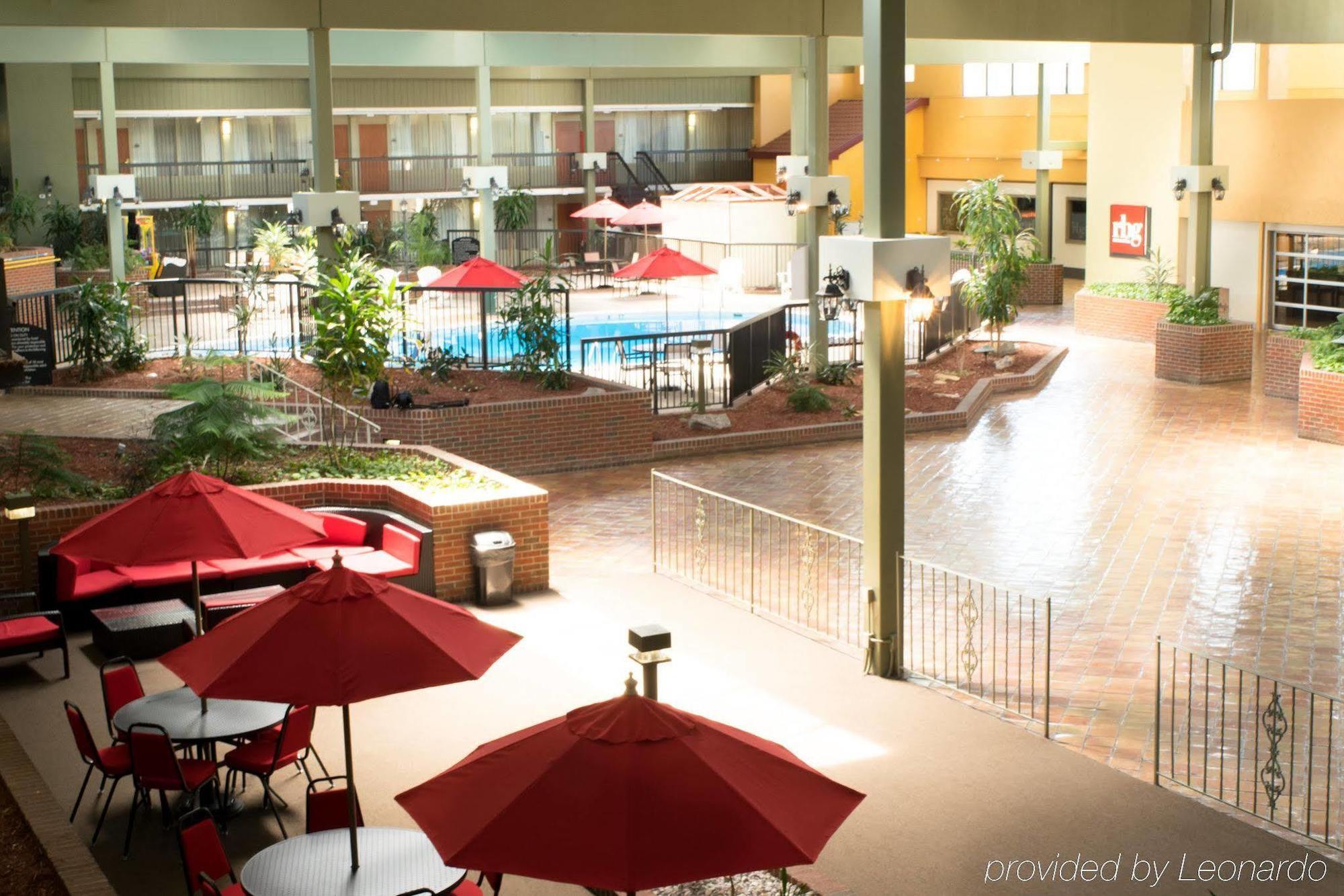 Hotel Ramada By Wyndham Indiana Exterior foto